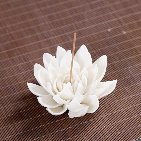 White porcelain incense burner lotus incense incense burner - Image 3