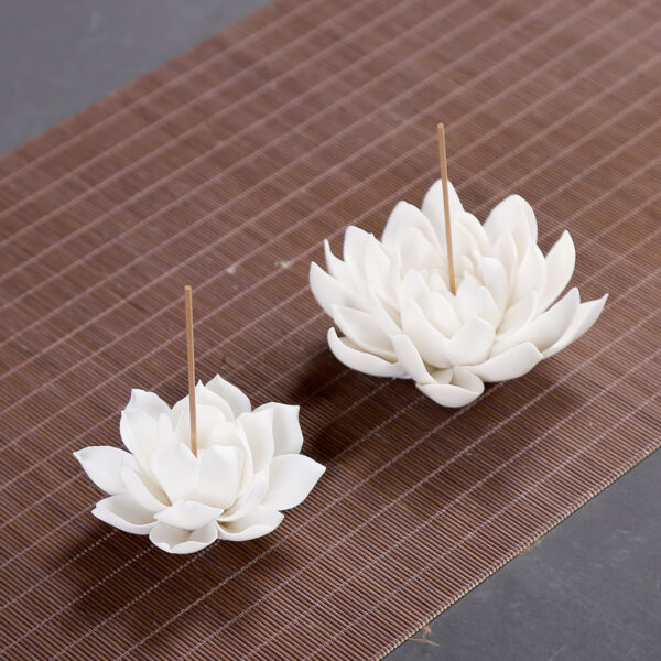 White porcelain incense burner lotus incense incense burner - Image 4